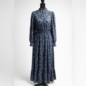 Universal Thread Maxi Dress Women’s M Gray Blue Long Sleeve Ruffle Hem